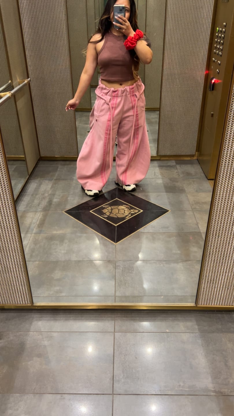 Customer photo review of Aelfric Eden Stripe Super Baggy Barrel Sweatpants