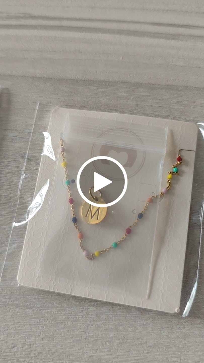 Customer video review of Collar Letras ABC