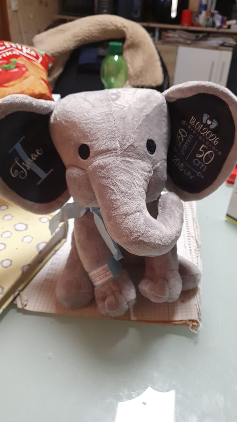 Customer photo review of Kuschel Elefant - Baby-Stofftier