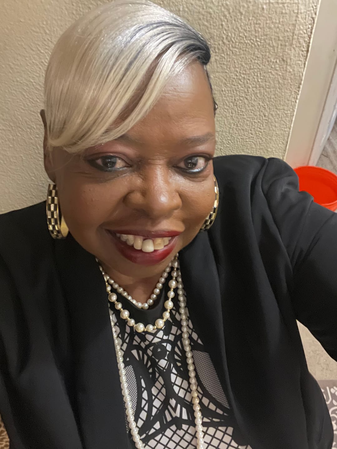 Customer photo review of Mayde Beauty Faux Bang - FLIP SIDE BANG