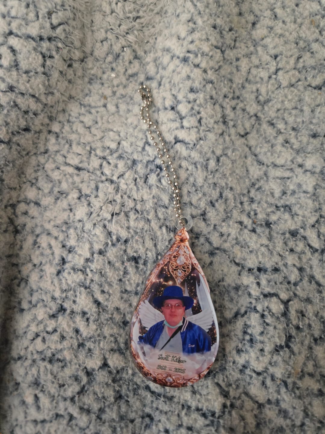 Customer photo review of Custom Photo Car Ornament - Personalized Christmas Memorial Sympathy Gifts For Loss Of Mom, Dad