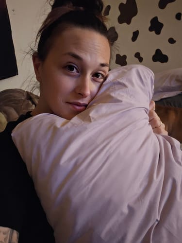 Customer photo review of Mellow Hotel Pillow Waterproof & Stain-Resistant