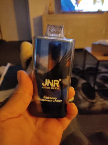 Customer photo review of JNR - Falcon Pro - 28000 Bouffées - 2% de nicotine - Puff Jetable / Vape Disposable