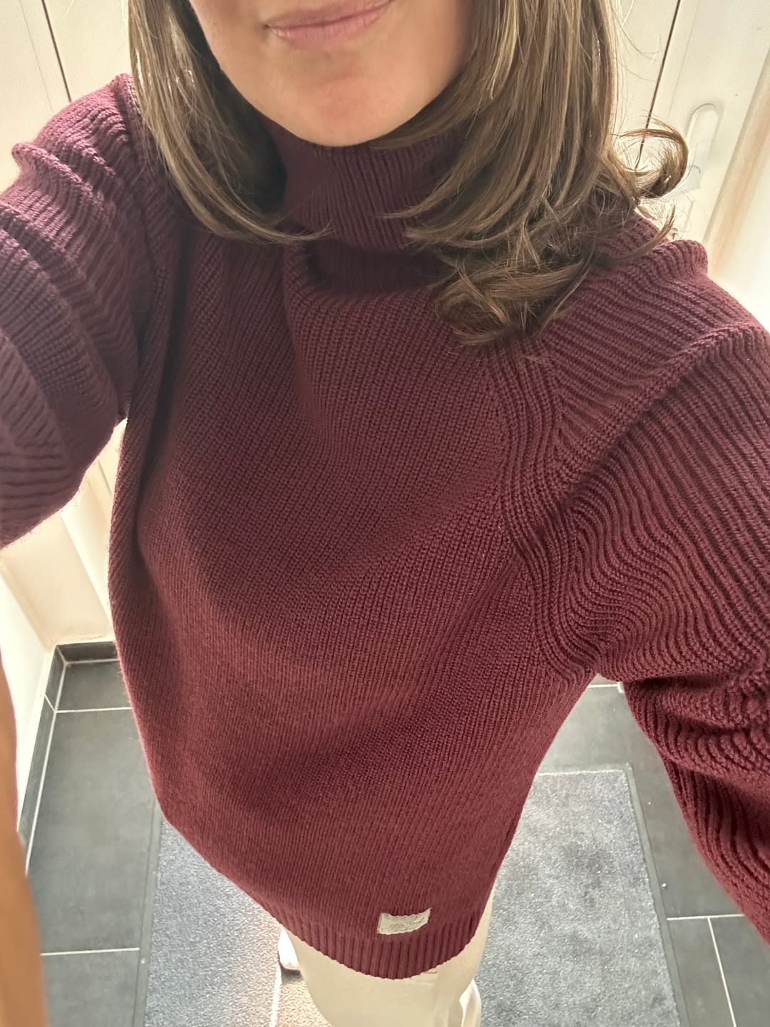 Customer photo review of PULLOVER EVE - Stylisher Mock Neck Pullover