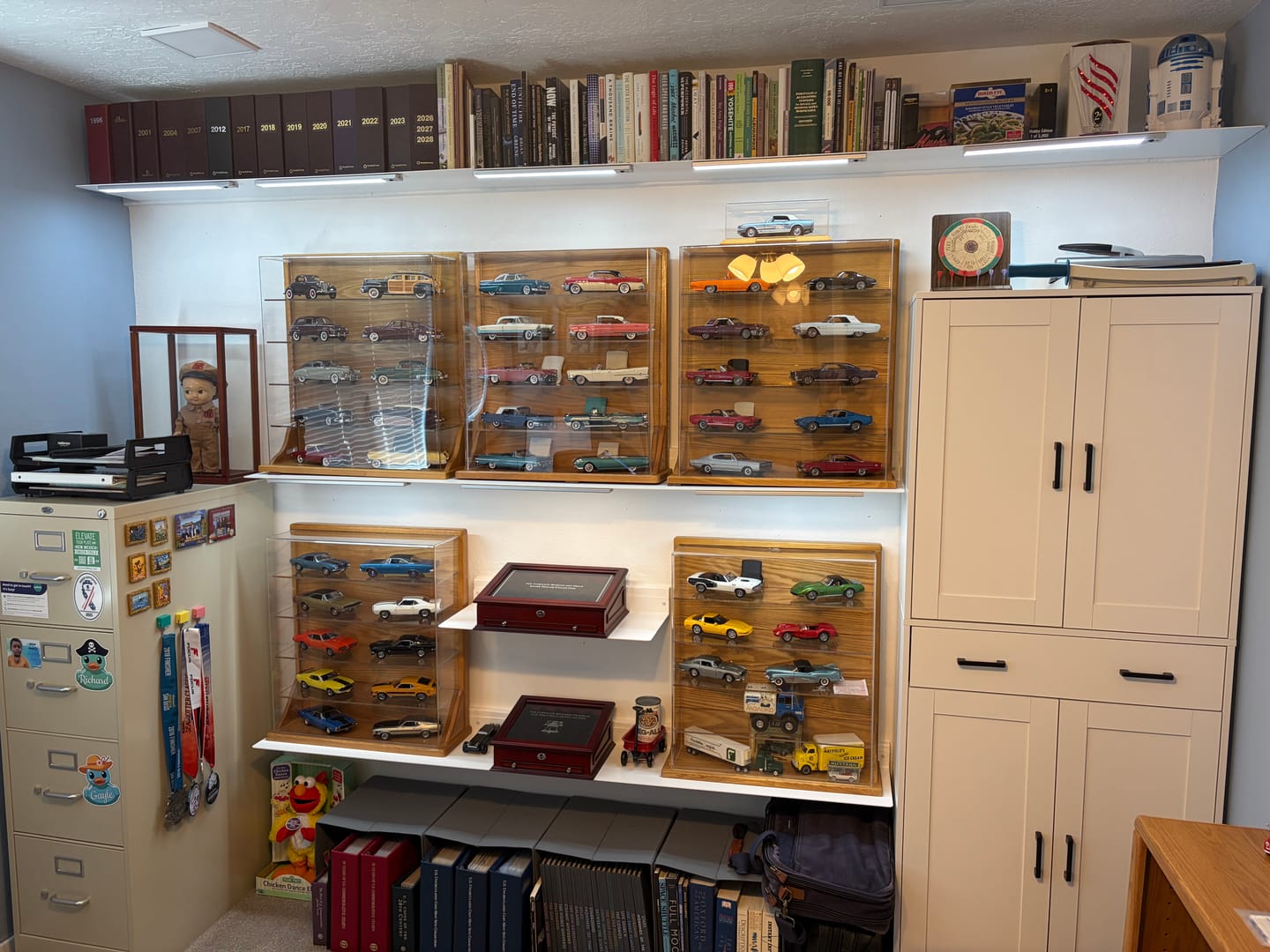 Customer photo review of Modern Metal Floating Shelf - Minimalist Wall Storage & Display