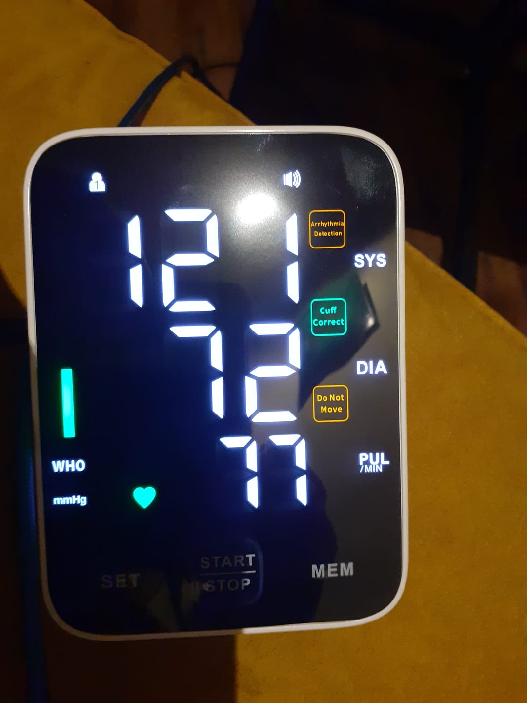 Customer photo review of Zeer nauwkeurige bovenarm bloeddrukmeter / meten via bovenarm / detectie van hartritmestoornissen / met slimme geheugenfunctie voor thuisgebruik (bloeddrukmeter)