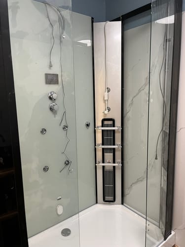 Customer photo review of Panneau PVC Effet Marbre Blanc – Étanche Salle de Bain / Douche