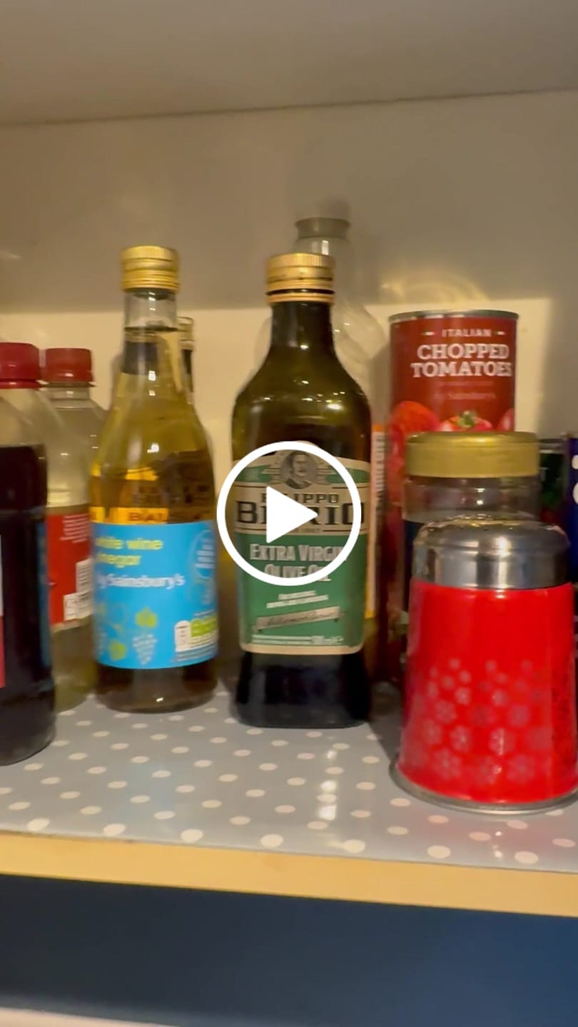 Customer video review of COOK'S BLUE POLKA DOT Wipe Clean & Unscented Drawer Liners