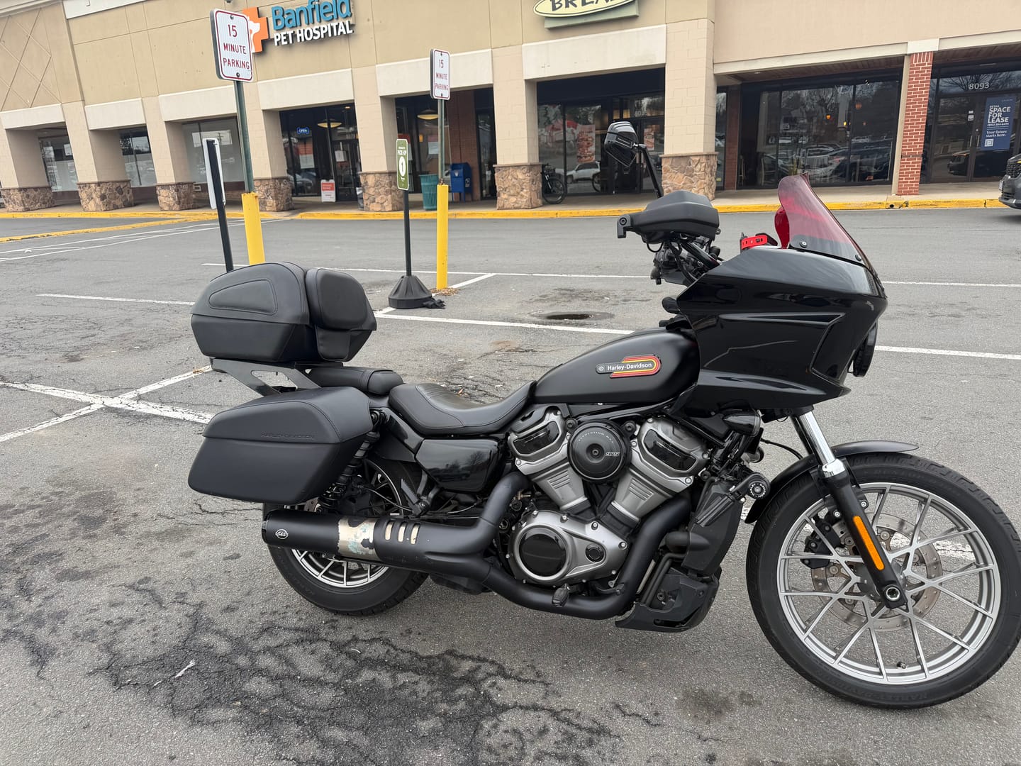 Customer photo review of 42L - Challenger XL Leather Wrapped Hard Motorcycle Trunk for Harley Davidson