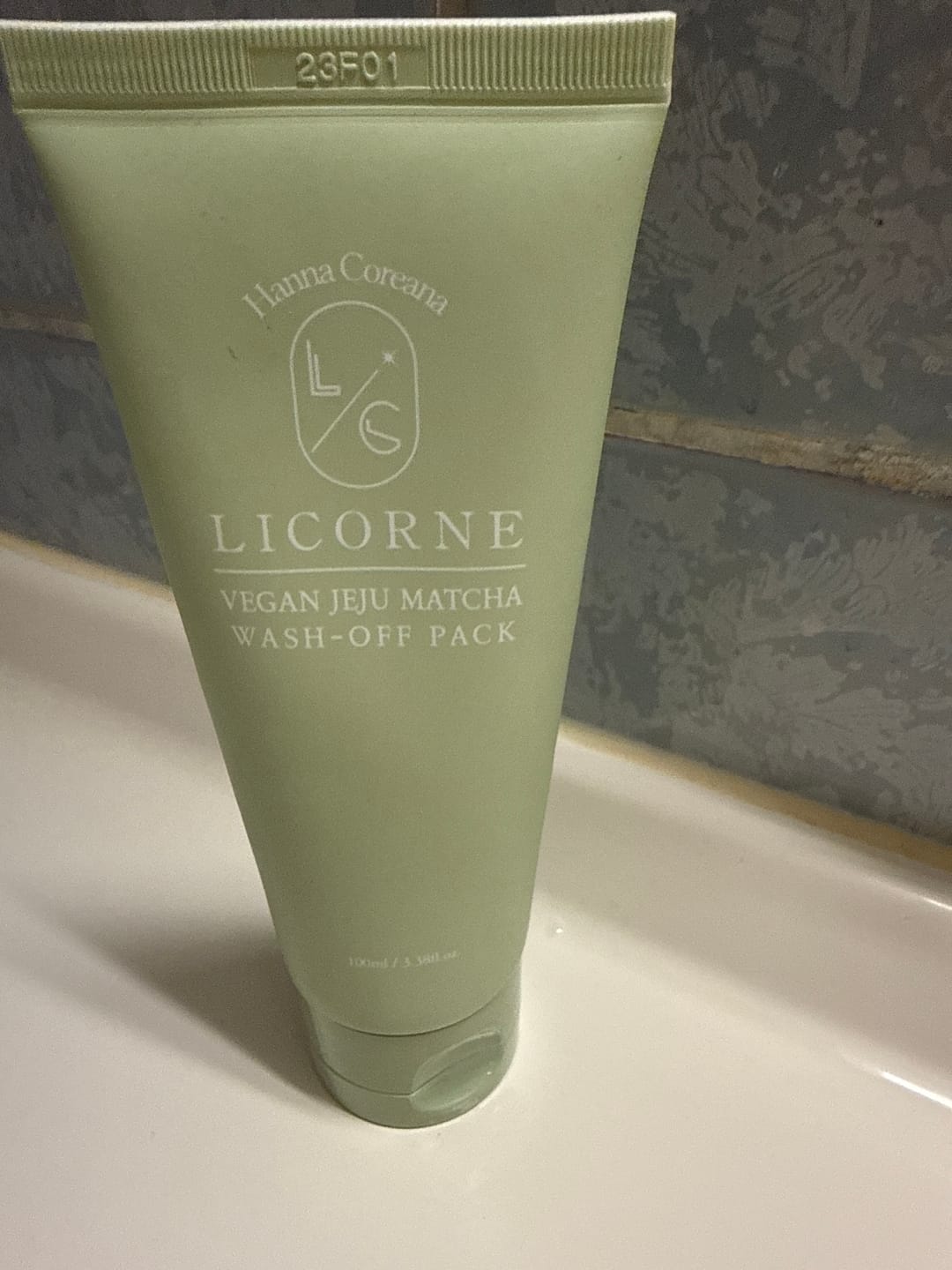 Customer photo review of Licorne Jeju Matcha Wash Off Maske (100ml)