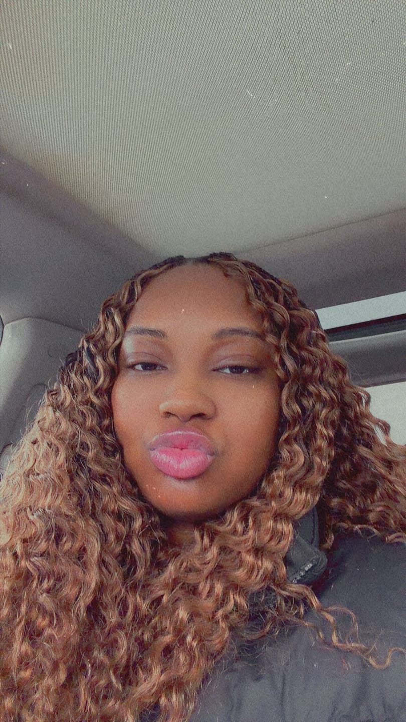 Customer photo review of #4/27/30 Mix Color Blend Deep Wave Human Crochet Hair