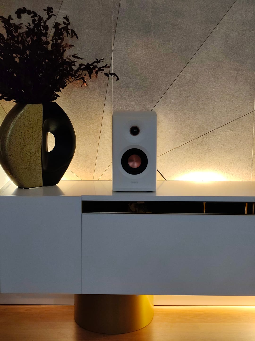 Customer photo review of MR5 Tri-Amped Powered Studio Monitor Speakers