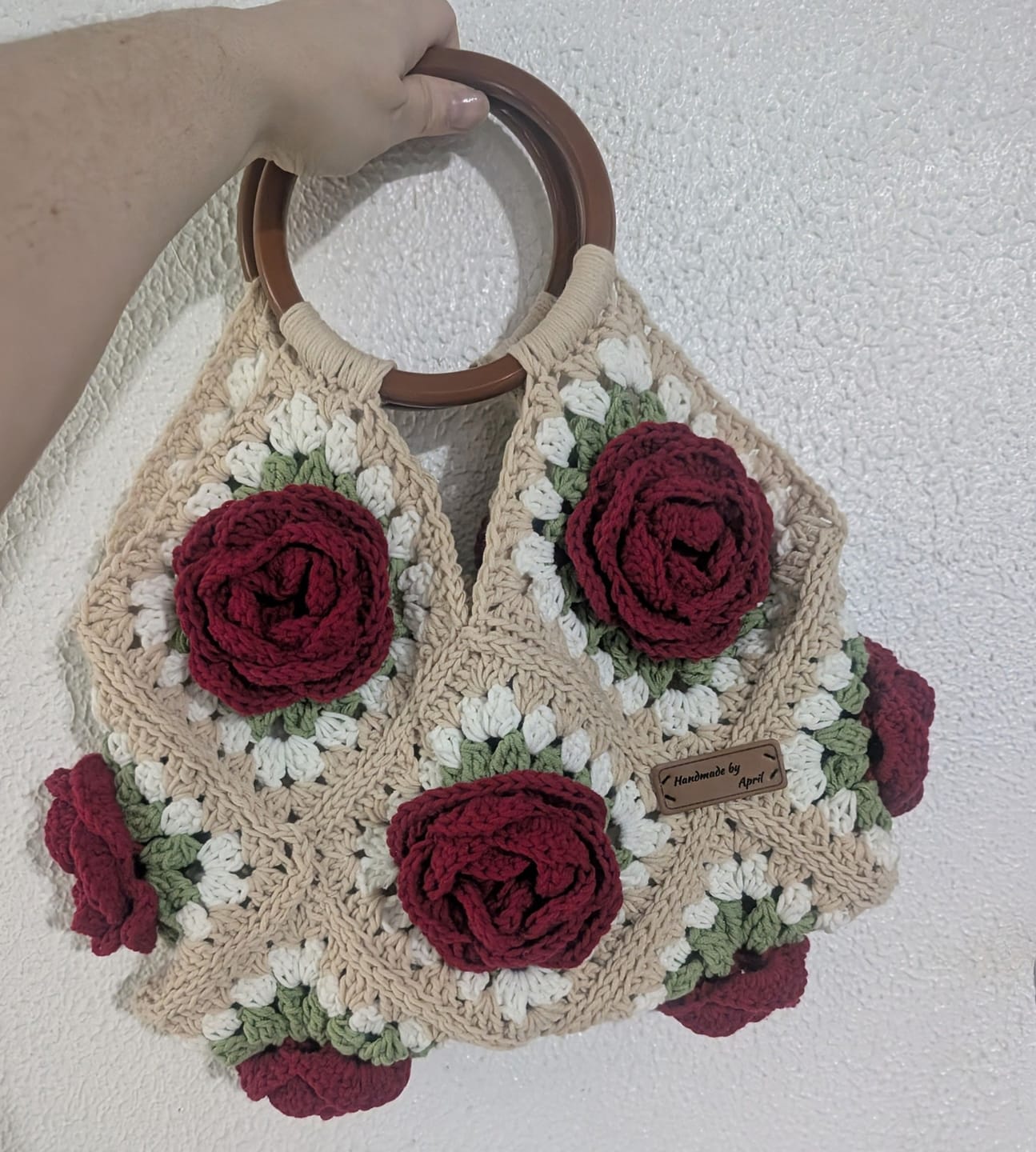 Customer photo review of 1980 Rose Handbag Crochet DIY KIT