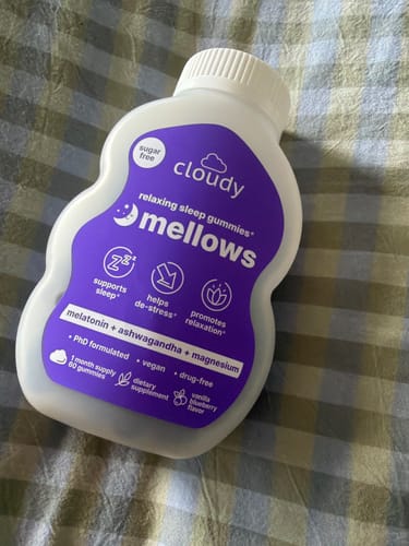 Customer photo review of Mellows Relaxing Sleep Gummies