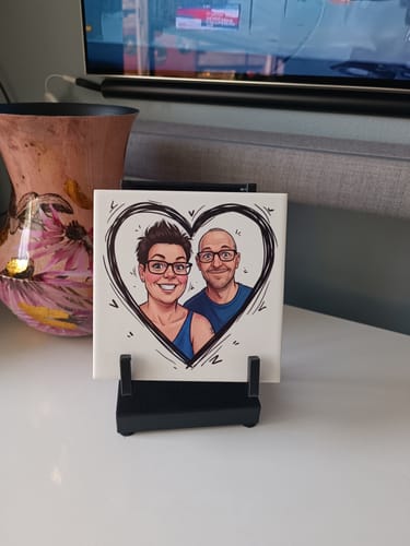 Customer photo review of Vrolijke Karikatuur Hart Tegel – Jouw Foto als Expressieve Karikatuur