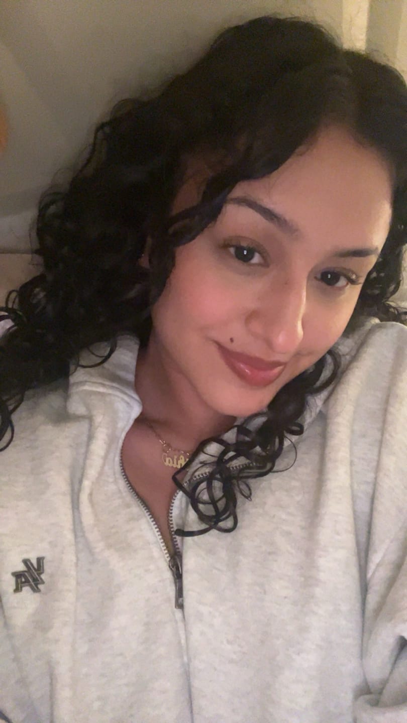 Customer photo review of W5210 - Studio Edit Zip Hoodie