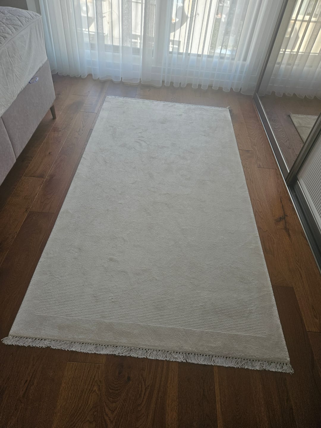 Customer photo review of Montenegro Viskon Karışımlı Sade Desenli Sık Dokuma Oturma Odası Salon Koridor Modern Halı 02 CREAM