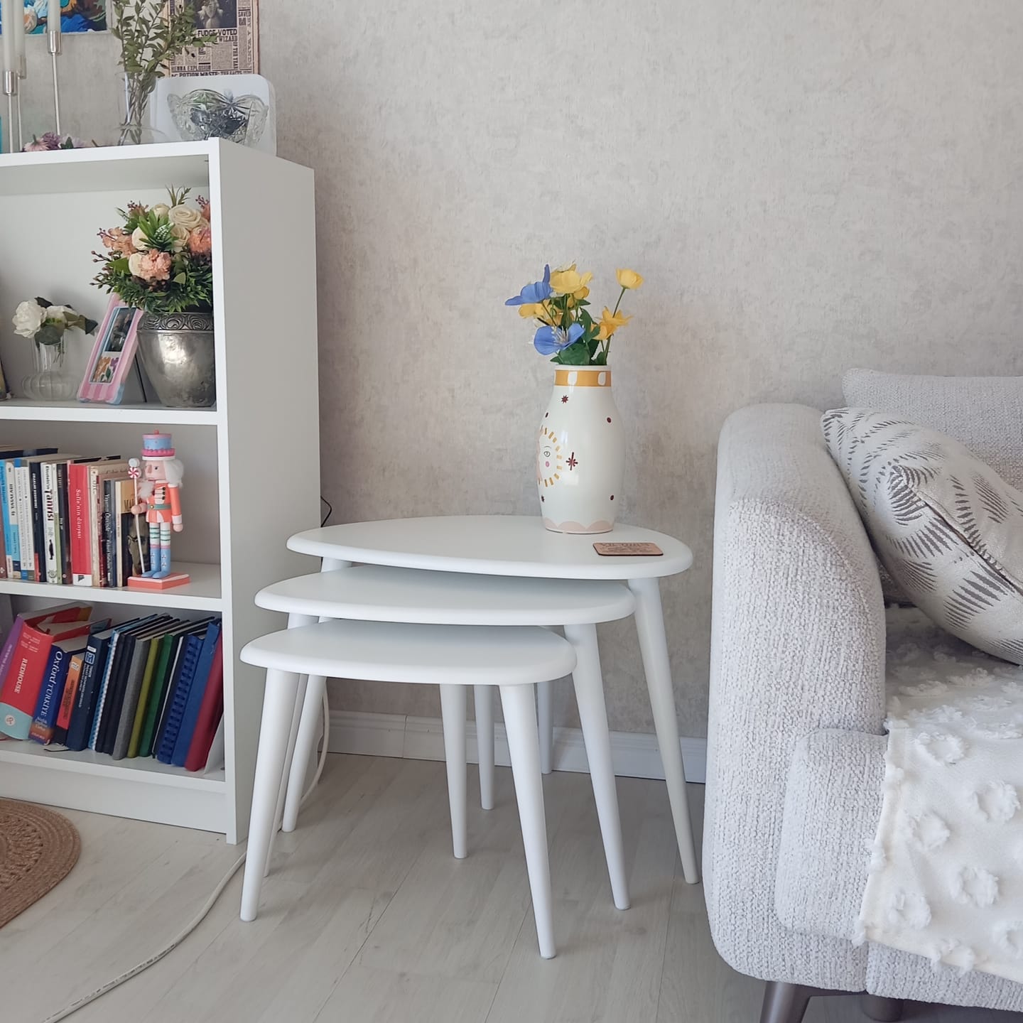 Customer photo review of Ahşap Zigon Sehpa Takımı - Mat Beyaz 3'lü Set