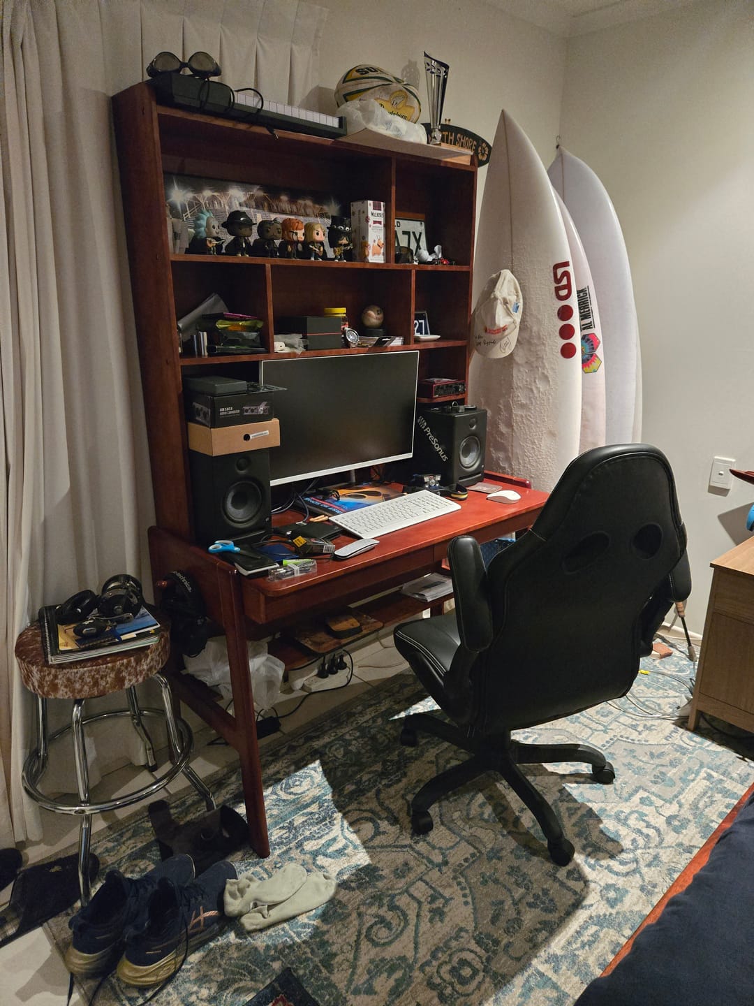Customer photo review of Bahid Study Desks/Solid Wood Study Desk with Shelf/Home Office/Walnut