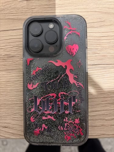Customer photo review of SKZ DO IT Liquid Quicksand Phone Case