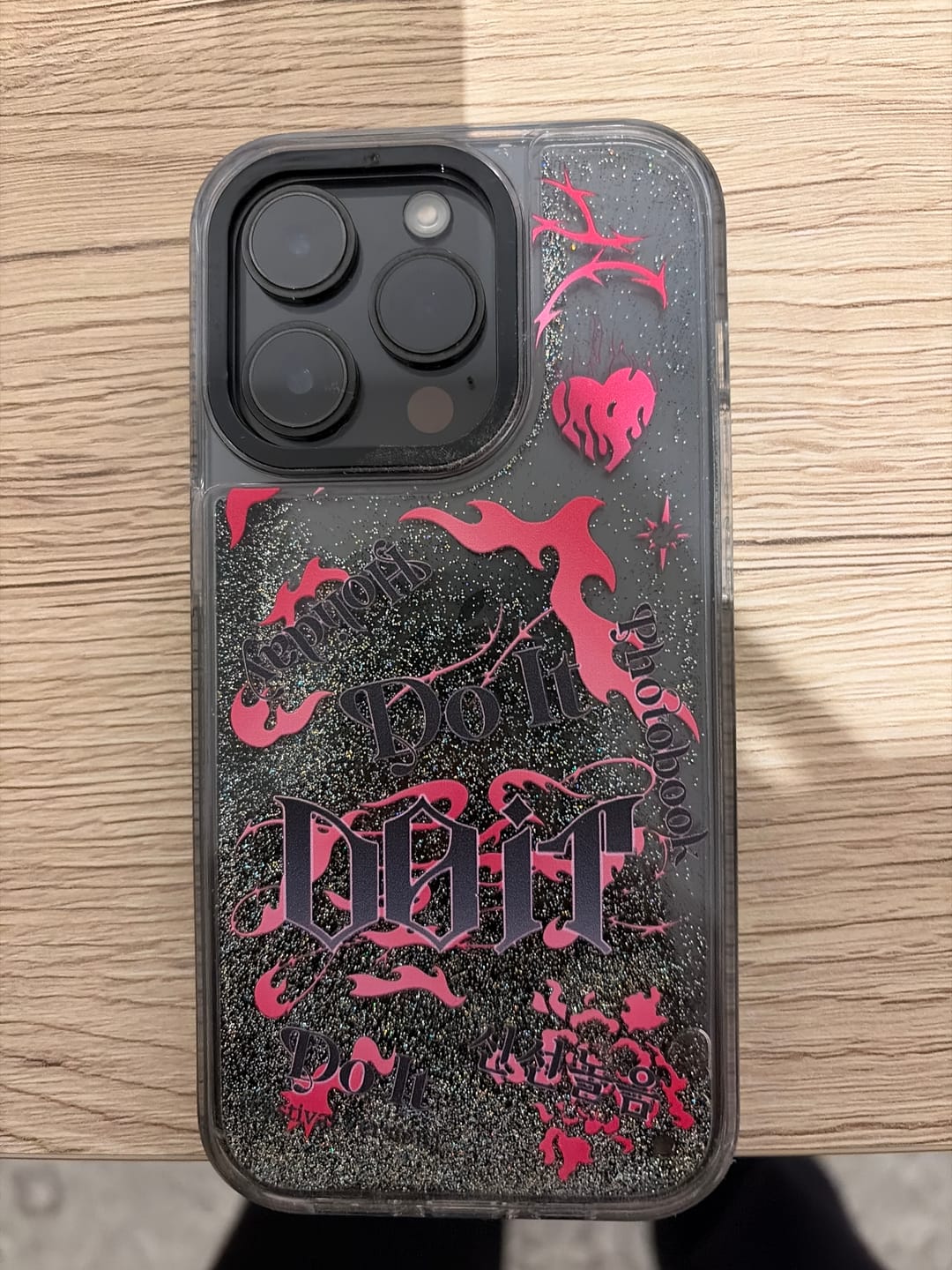 Customer photo review of SKZ DO IT Liquid Quicksand Phone Case