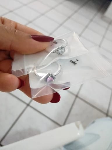 Customer photo review of Anillo Corazón Elevado Rosa (caja incluida)