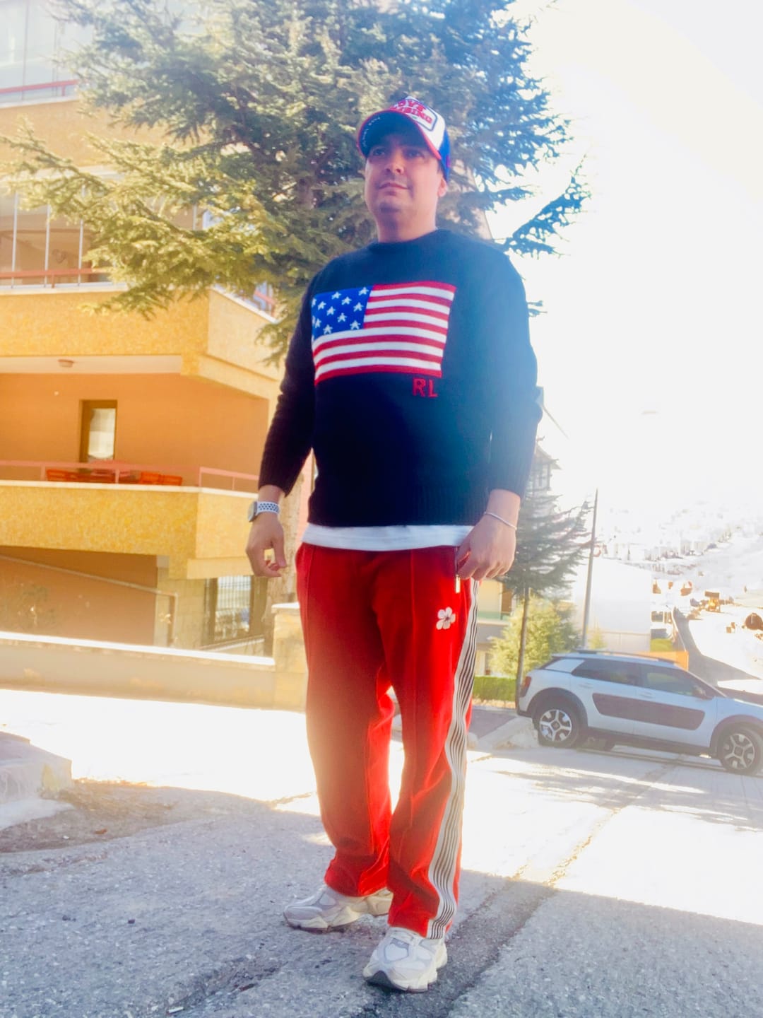 Customer photo review of Trucker Hat - Generation Collection - Bombing - Mavi