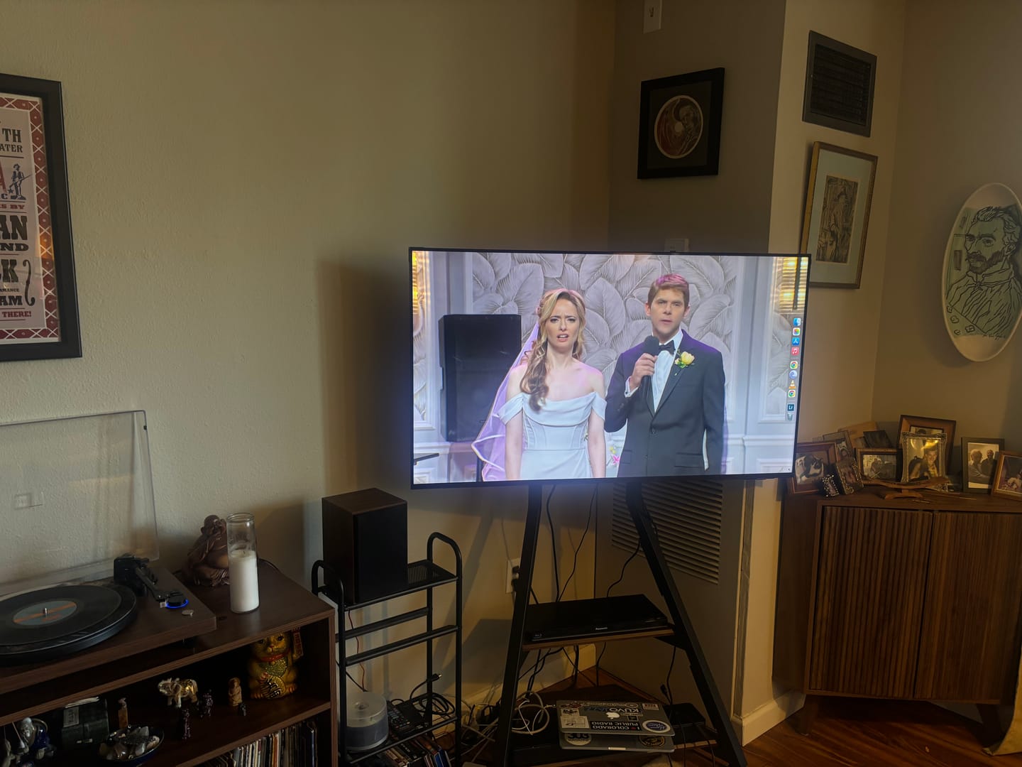 Customer photo review of Eiffel FT65 TV Stand