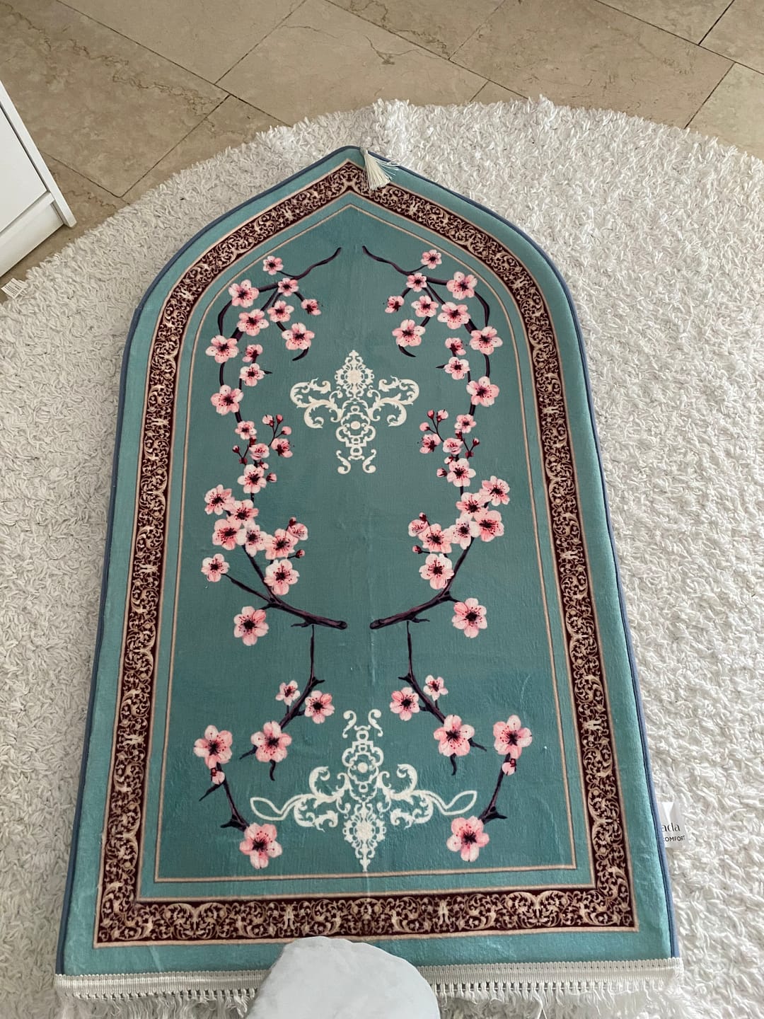 Customer photo review of Zehra Blossom Padded Prayer Mat