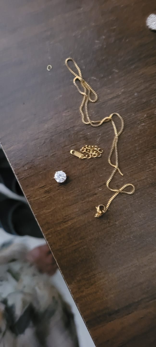 Customer photo review of Stone Lustre Solitaire Set
