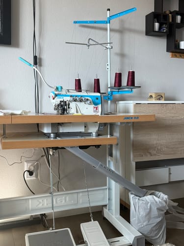 Customer photo review of JACK E4S-4-M03/333 4 Thread Overlock Industrial Sewing Machine Assembled with Fully Submerged Table Setup Included