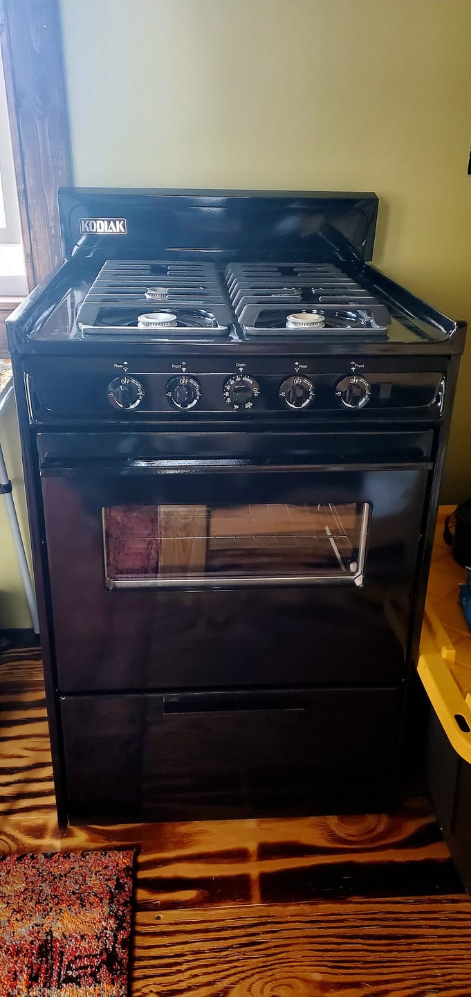 Customer photo review of Kodiak 24" Propane Range (Black) - Battery Ignition with Cast Iron Grates