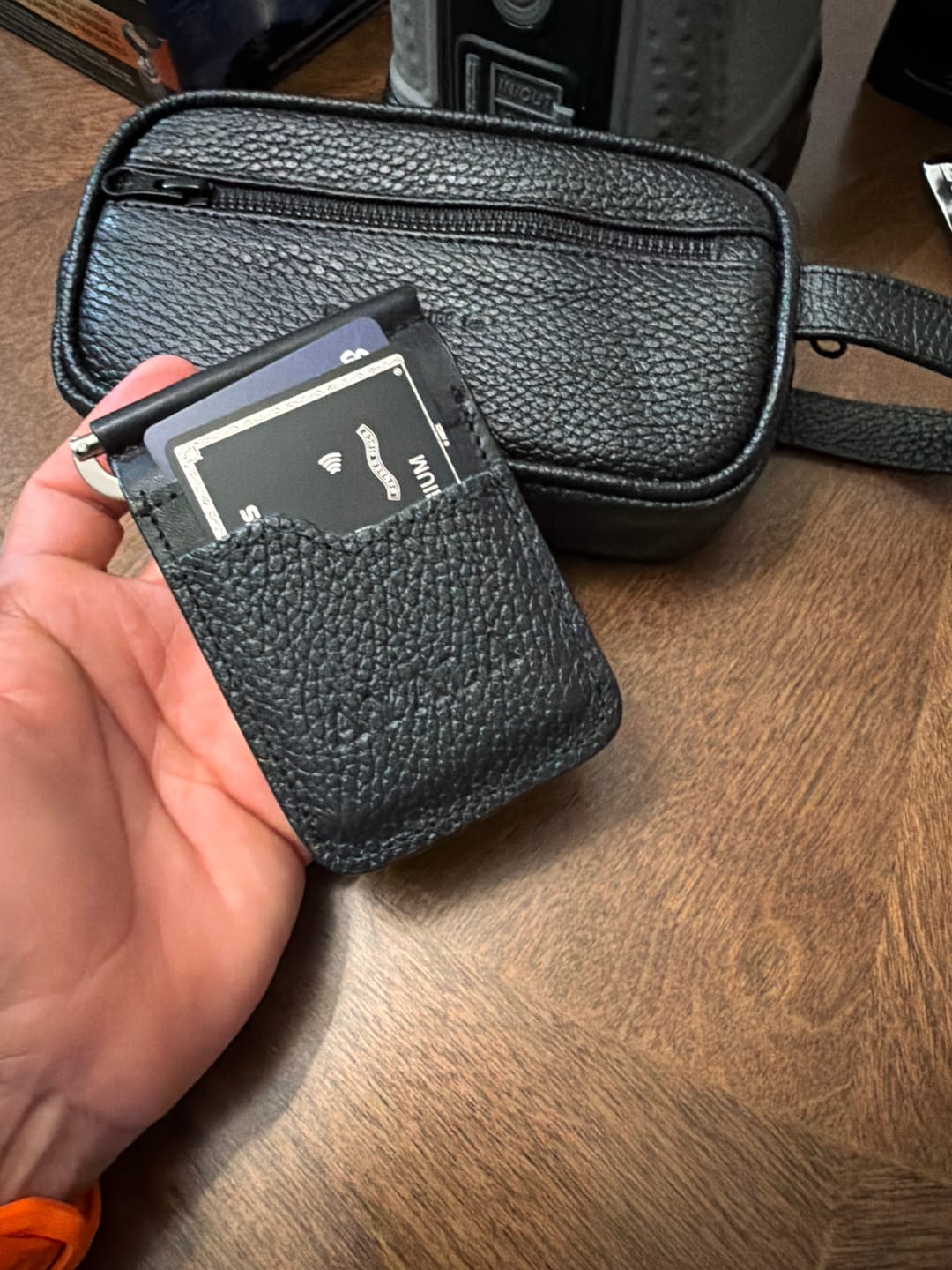 Customer photo review of Billetera de clip Cesar Negro