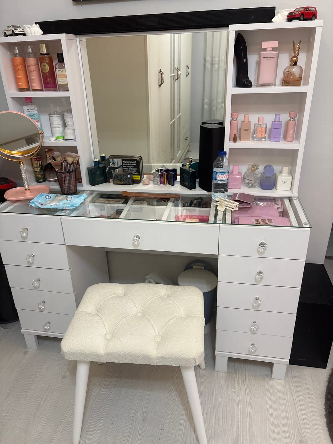 Customer photo review of Rani BM101 Puf Ahşap Ayaklı Tabure Beyaz
