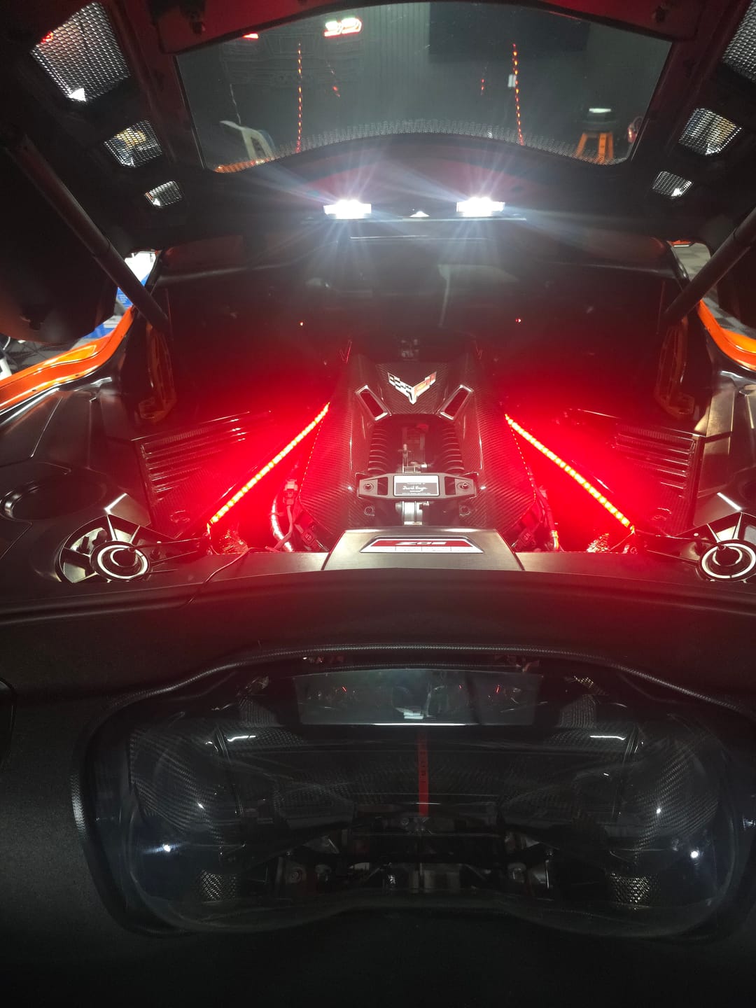 Customer photo review of Chevrolet Corvette C8 Z06 DRY CARBON FIBER Engine Cover