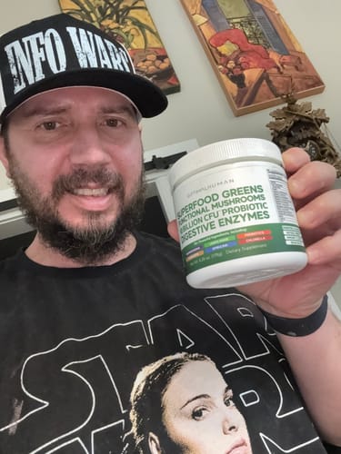 Customer photo review of Superfood Greens Tub (30-Day Supply)