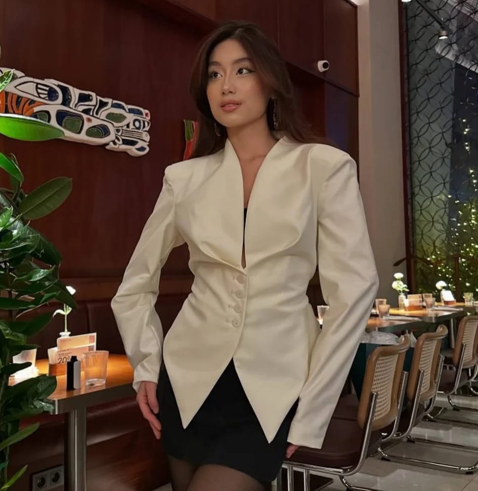 Customer photo review of Tanya Structured Shoulder Cinched Blazer