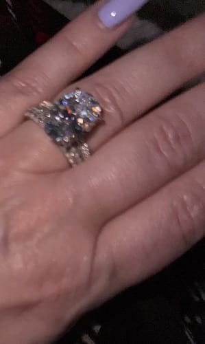 Customer photo review of Louily Luxury 8.0Ct Oval Cut Simulated Diamond Ring Set