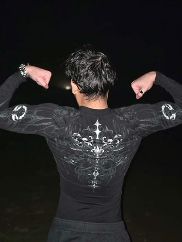 Customer photo review of Void Tech™  Fallen Knight longsleeve Compression [MIDNIGHT]