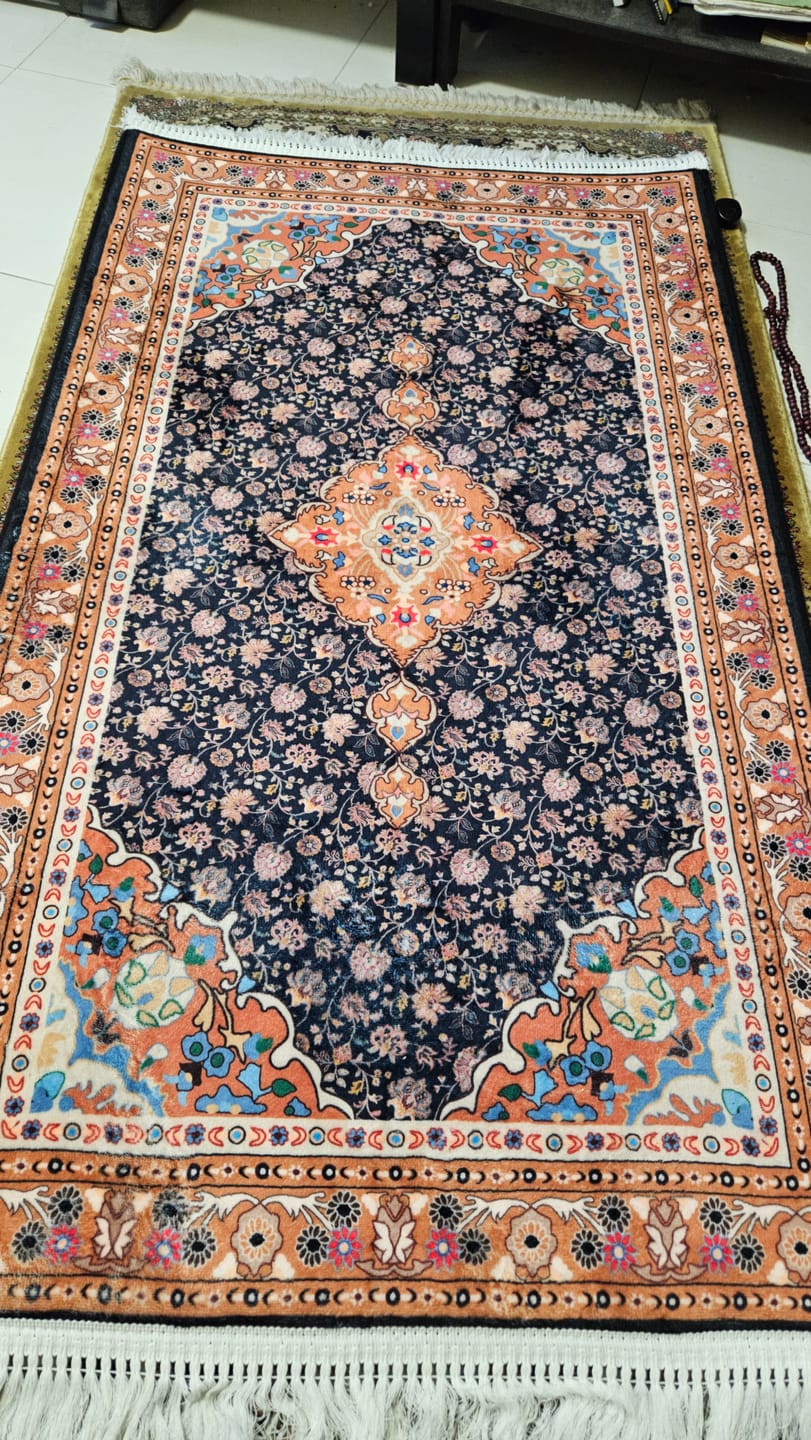 Customer photo review of Imam Ali (R.A) Mosque Padded Prayer Mat
