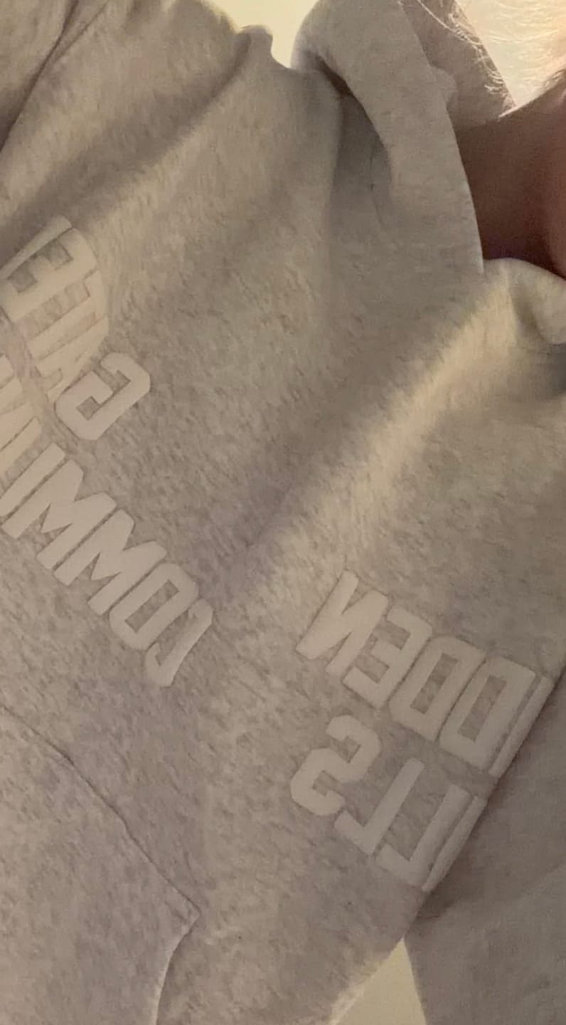 Customer photo review of GATED COMMUNITY HOODIE LIGHT GREY