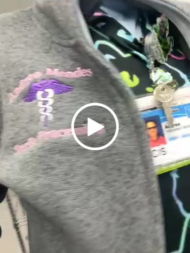 Customer video review of The North Face® Ladies Sweater Fleece Full Zip