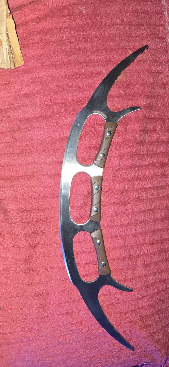 Customer photo review of Star Trek™ Bat'leth Pizza Cutter