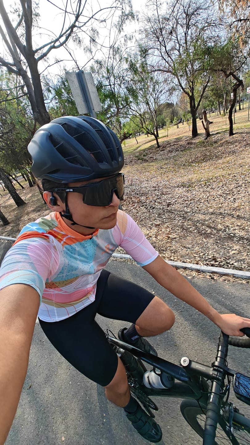 Customer photo review of MOMENTUM JERSEY