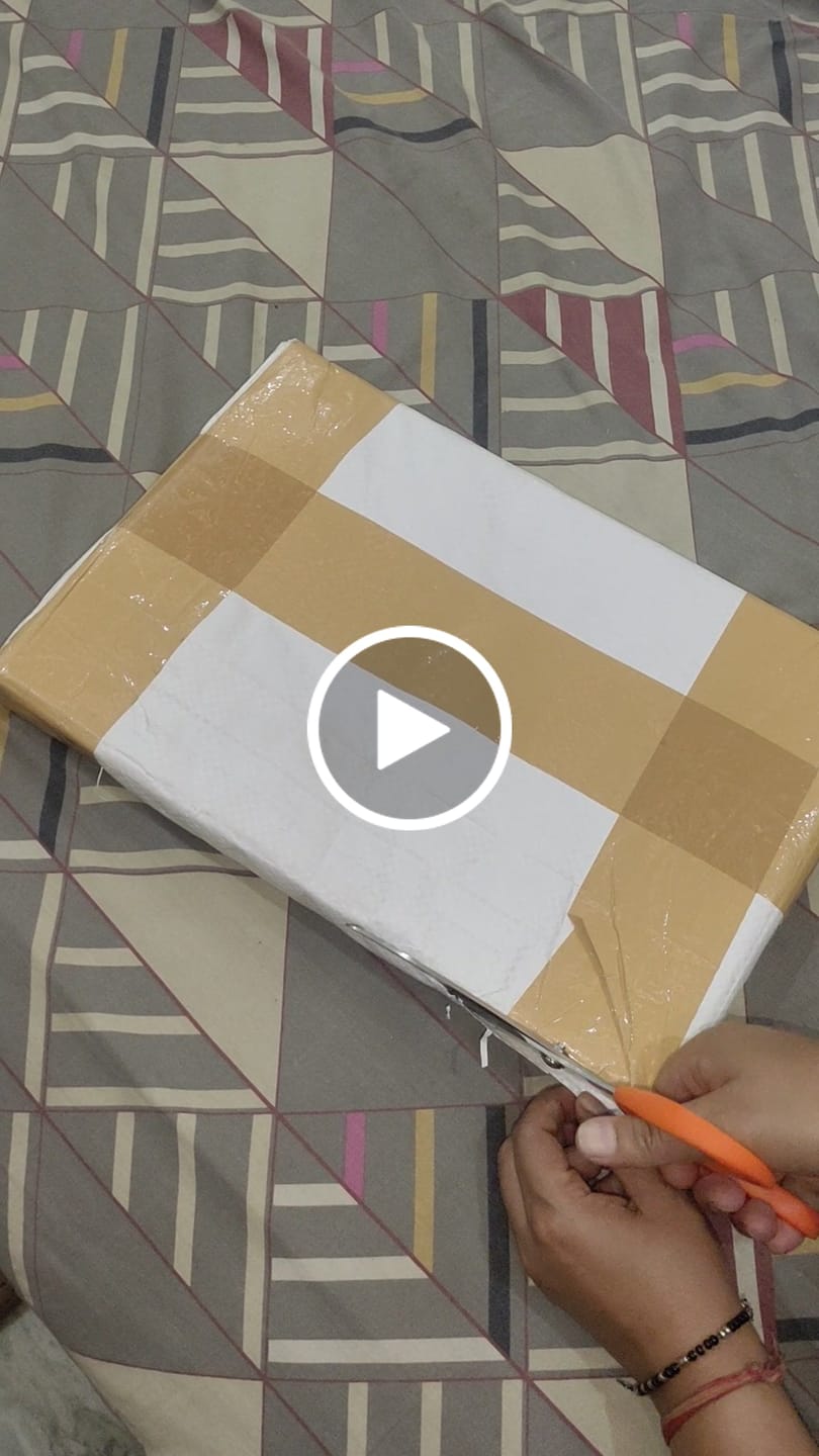 Customer video review of Royal Blue Royal Plain Katan Silk Banarasi Saree