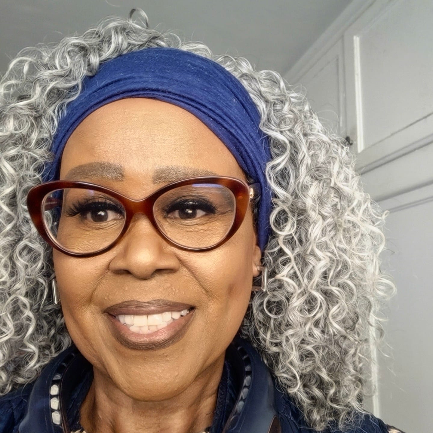 Customer photo review of Outre Converti Cap Half Wig - TEAZY DOES IT