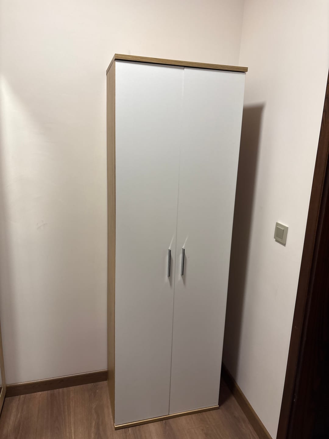 Customer photo review of Rani JE102 Çok Amaçlı Dolap 2 Kapaklı 7 Raflı Banyo Kiler Mutfak Dolabı Sepet Ceviz - Beyaz