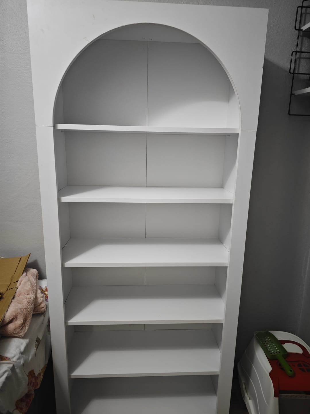 Customer photo review of Rani HC116 Kitaplık 6 Raflı Çalışma Odası Kütüphane Modern Duvar Rafı Beyaz