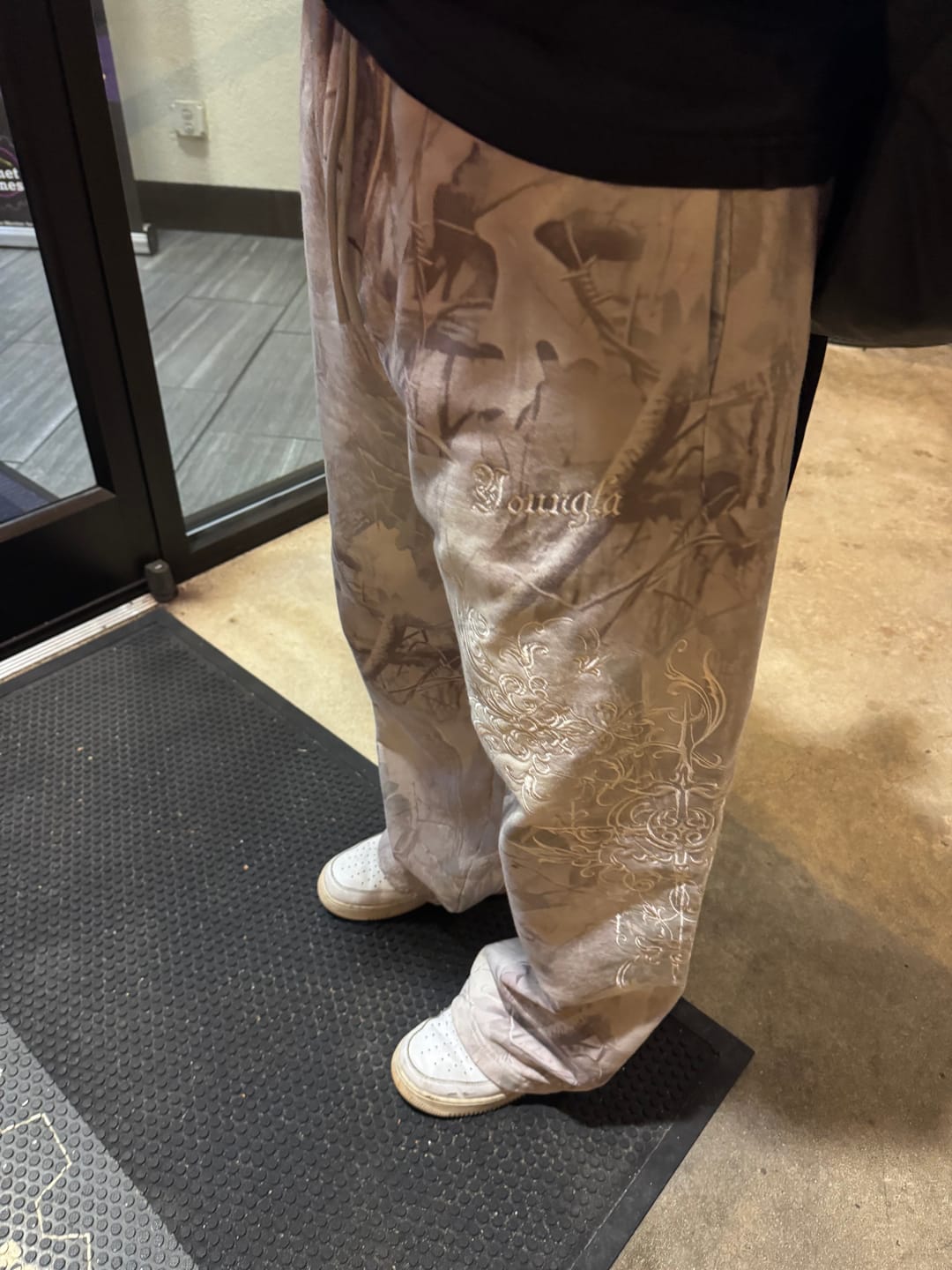 Customer photo review of 2061 - Threadmark Sweats