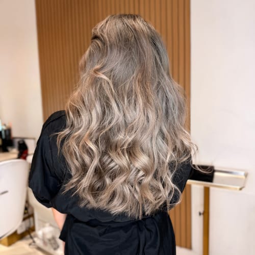 Customer photo review of Blonde Up Bleaching Powder 9 Tones